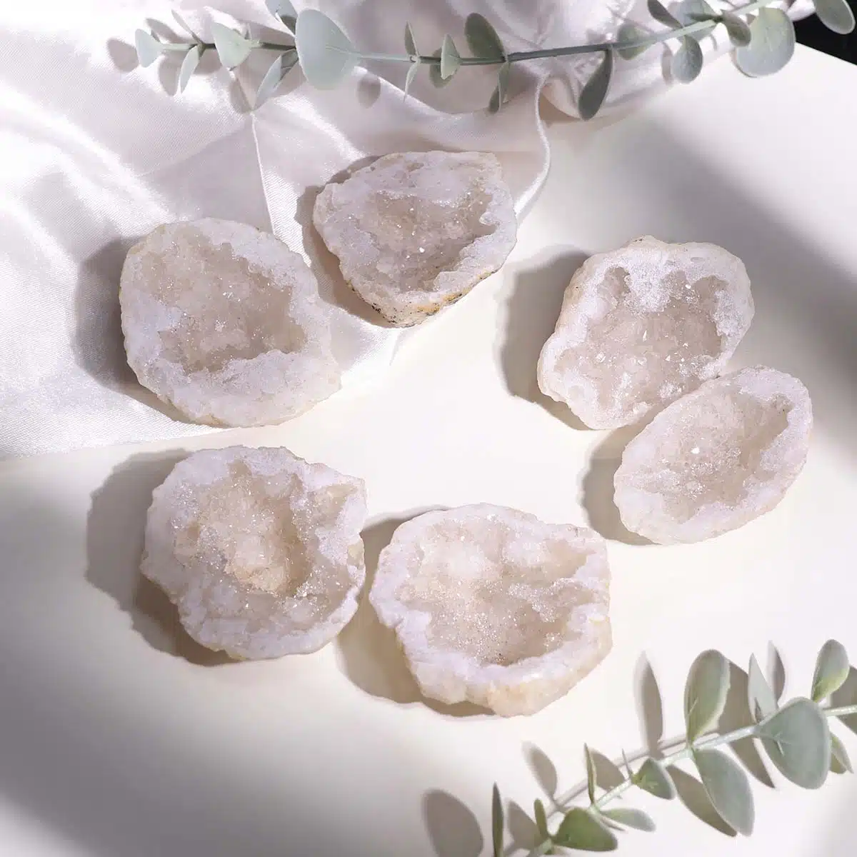 clear-quartz-opening-geodes (1)