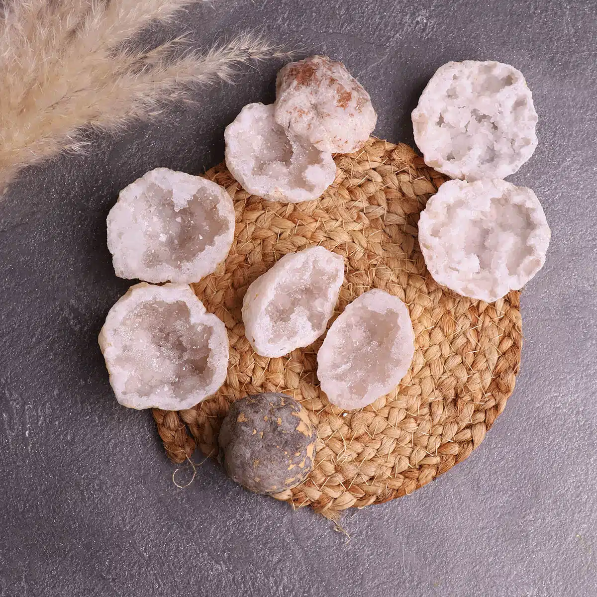 clear-quartz-opening-geodes (2)