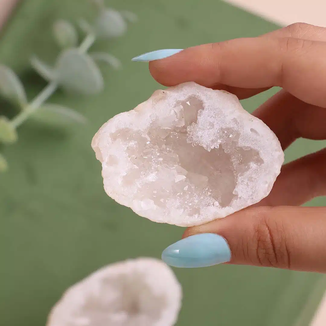 clear-quartz-opening-geodes (6)