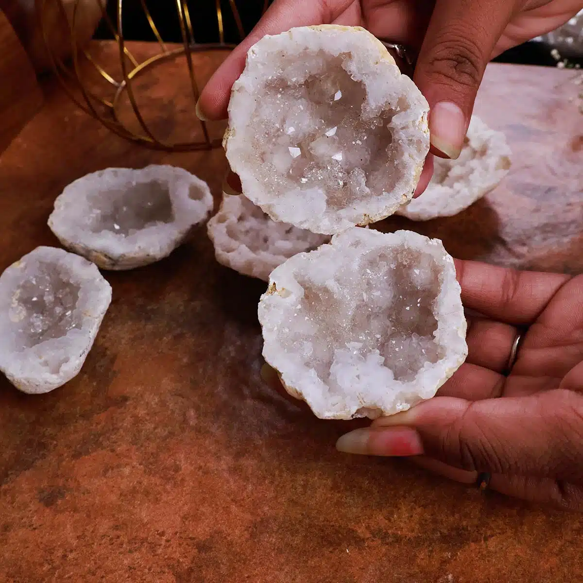 clear-quartz-opening-geodes (8)