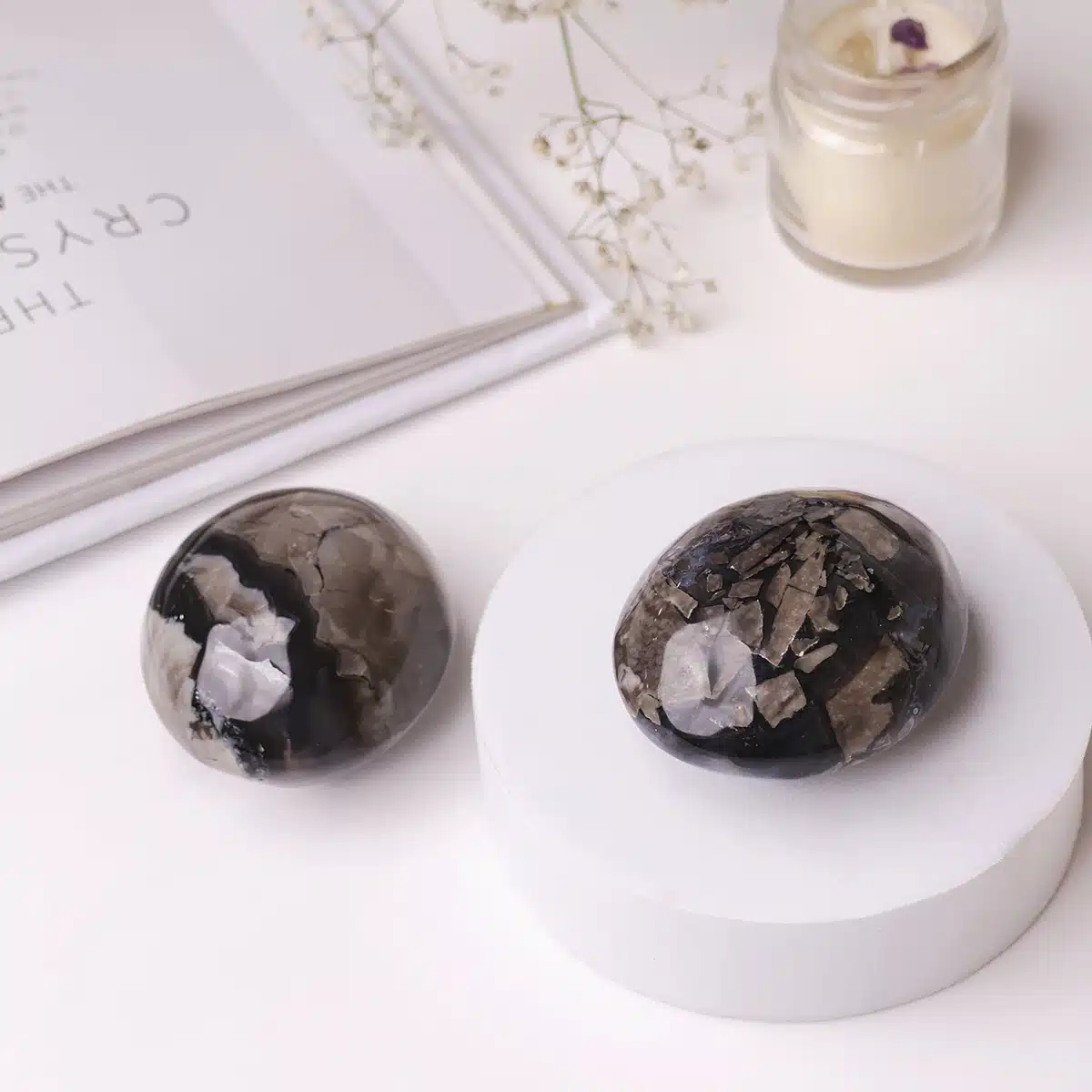 fluorescent-agate-palm-stone (1)