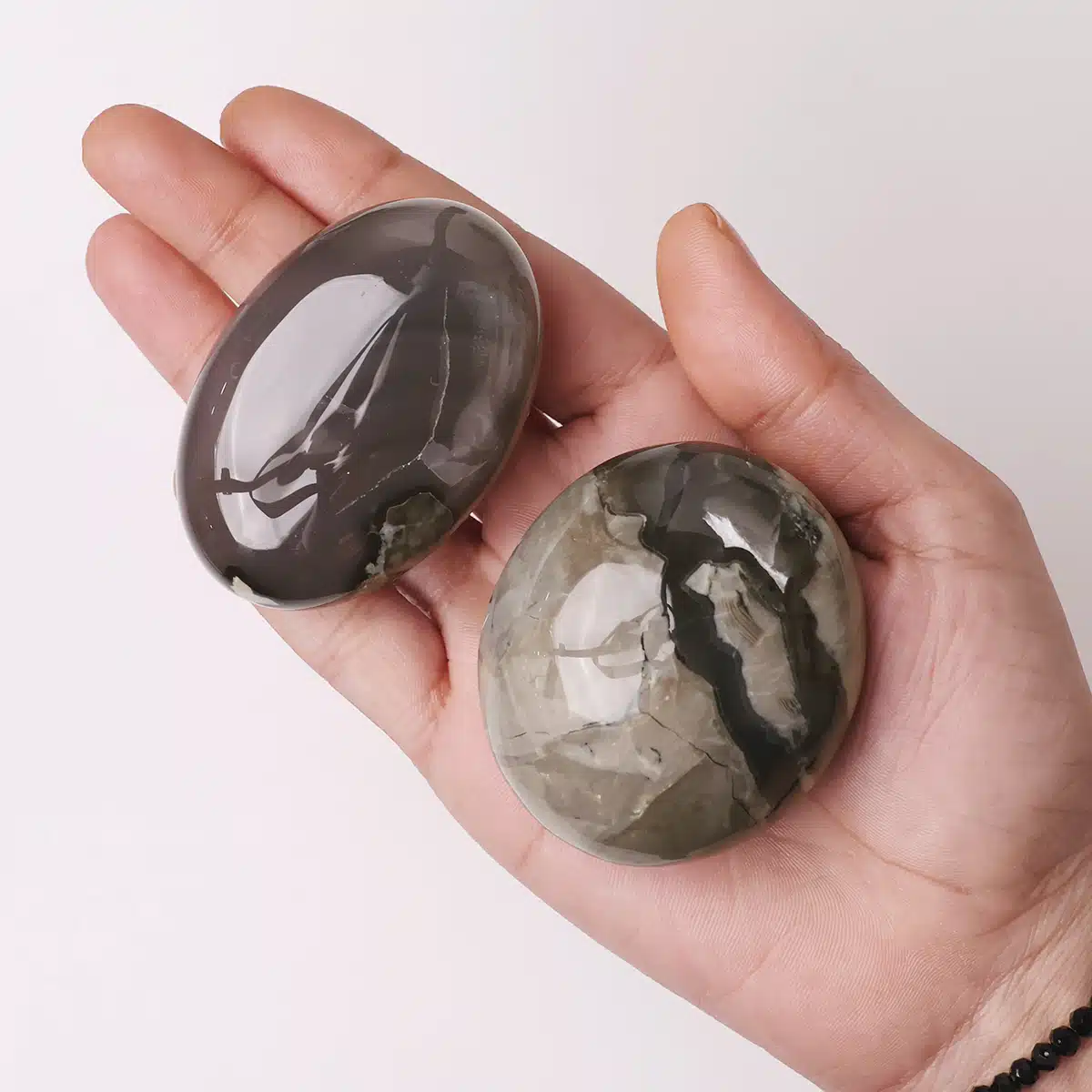 fluorescent-agate-palm-stone (5)