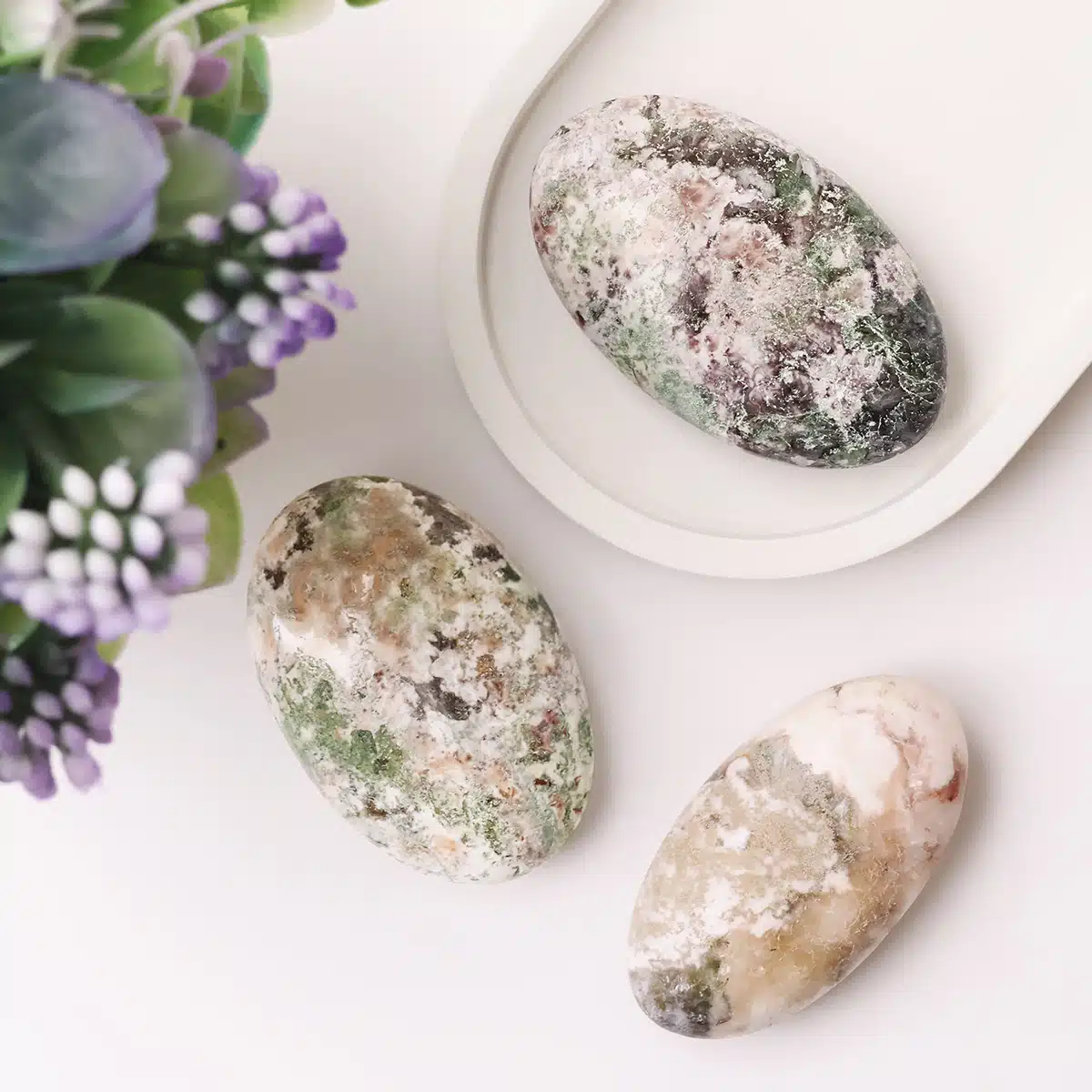 green-stilibite-palm-stone (1)