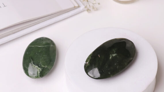 Nephrite Jade Palm Stone