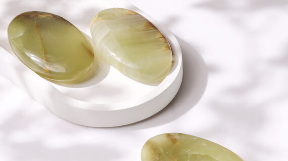 Pakistani Onyx Palm Stone