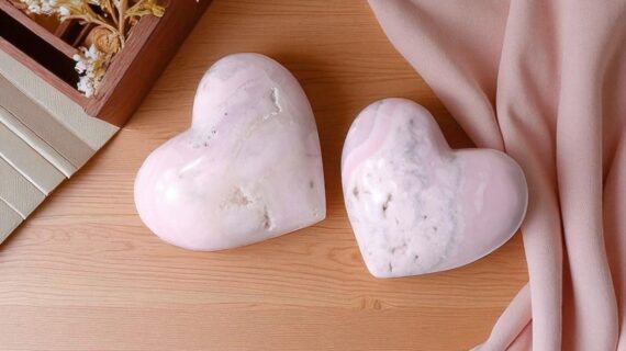 Mangano Calcite Heart