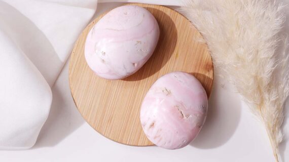 Mangano Calcite Palm Stone