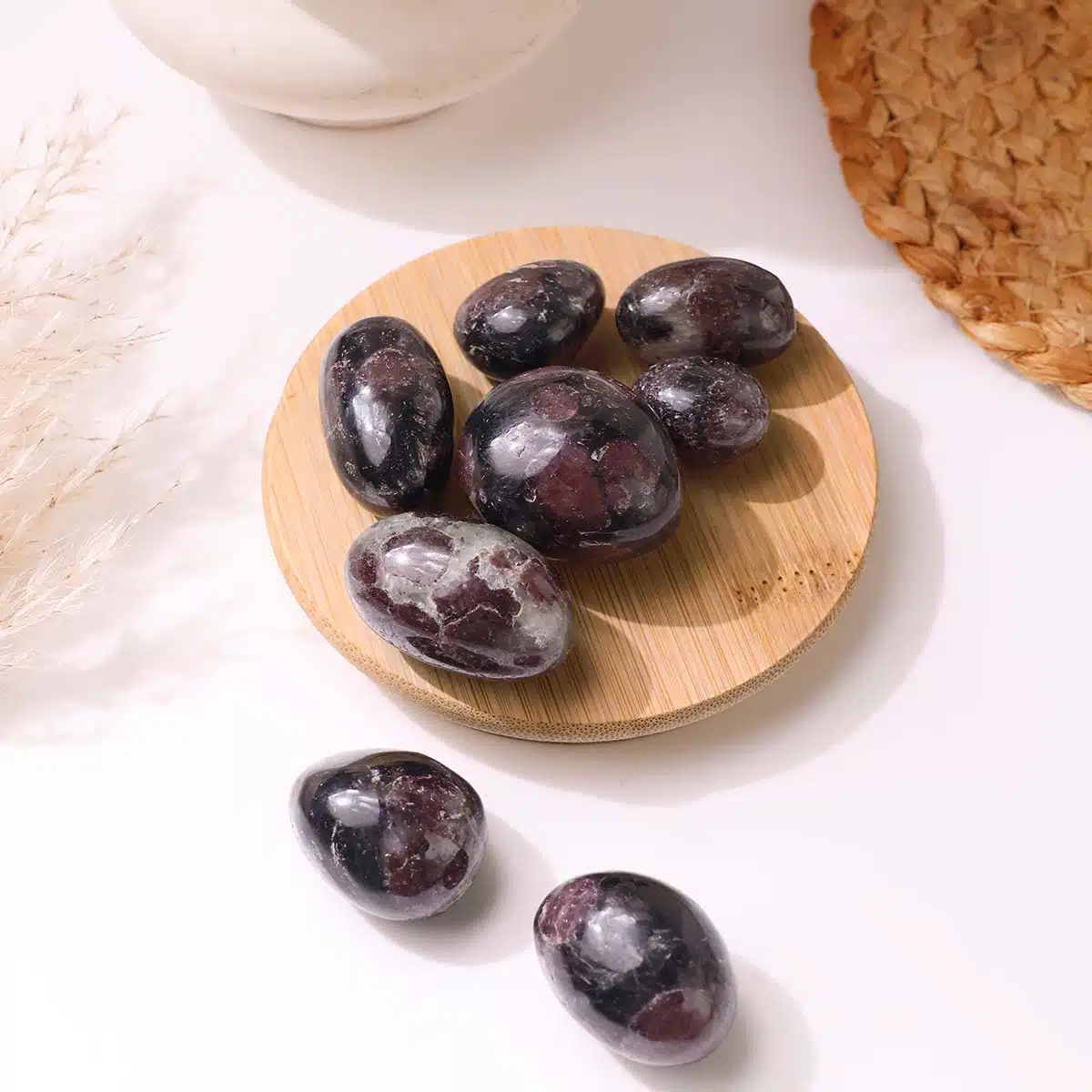 astrophylite-with-garnet-tumble-stone (6)