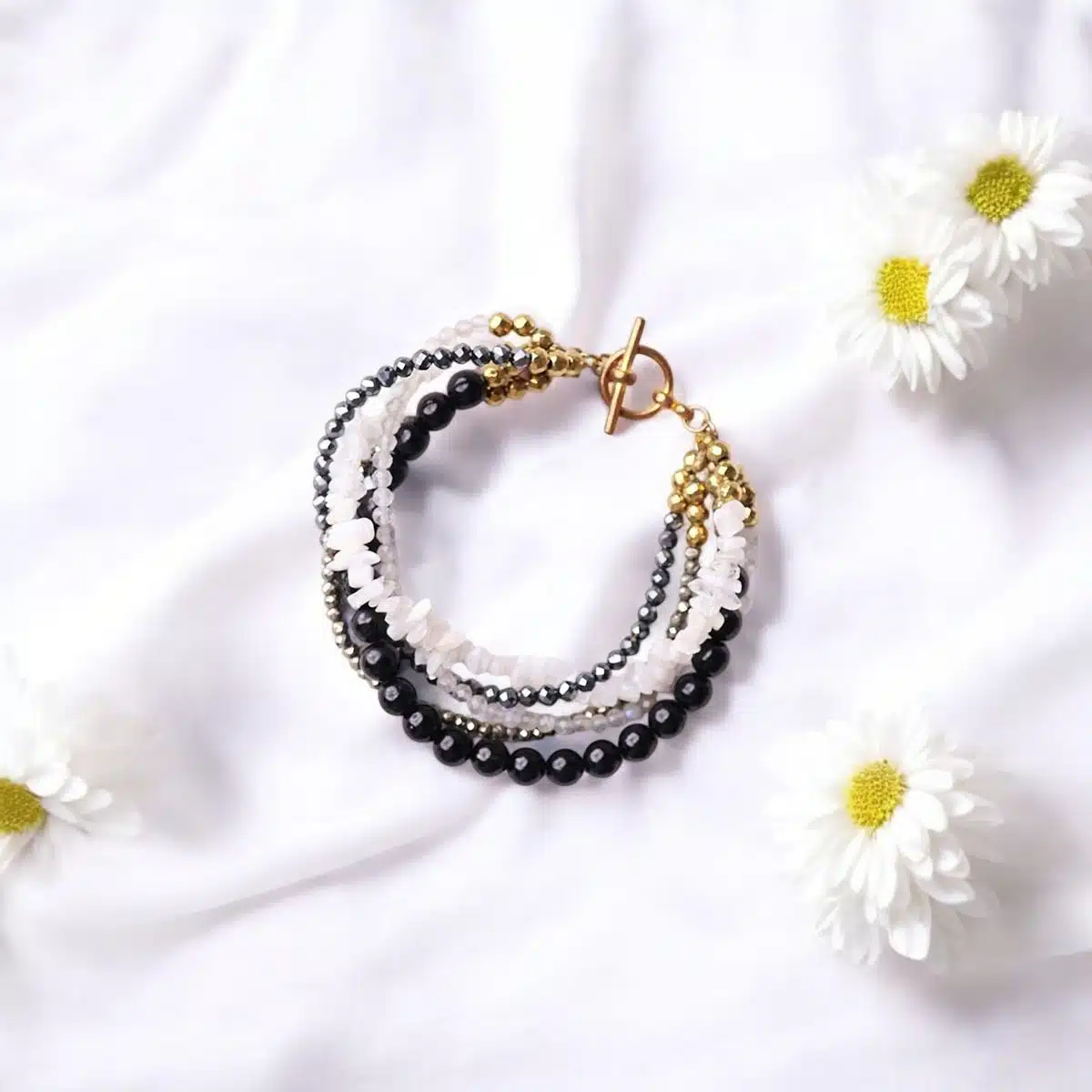 black-and-white-five-layered-bracelet (2)