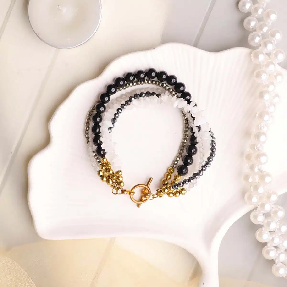 black-and-white-five-layered-bracelet (4)