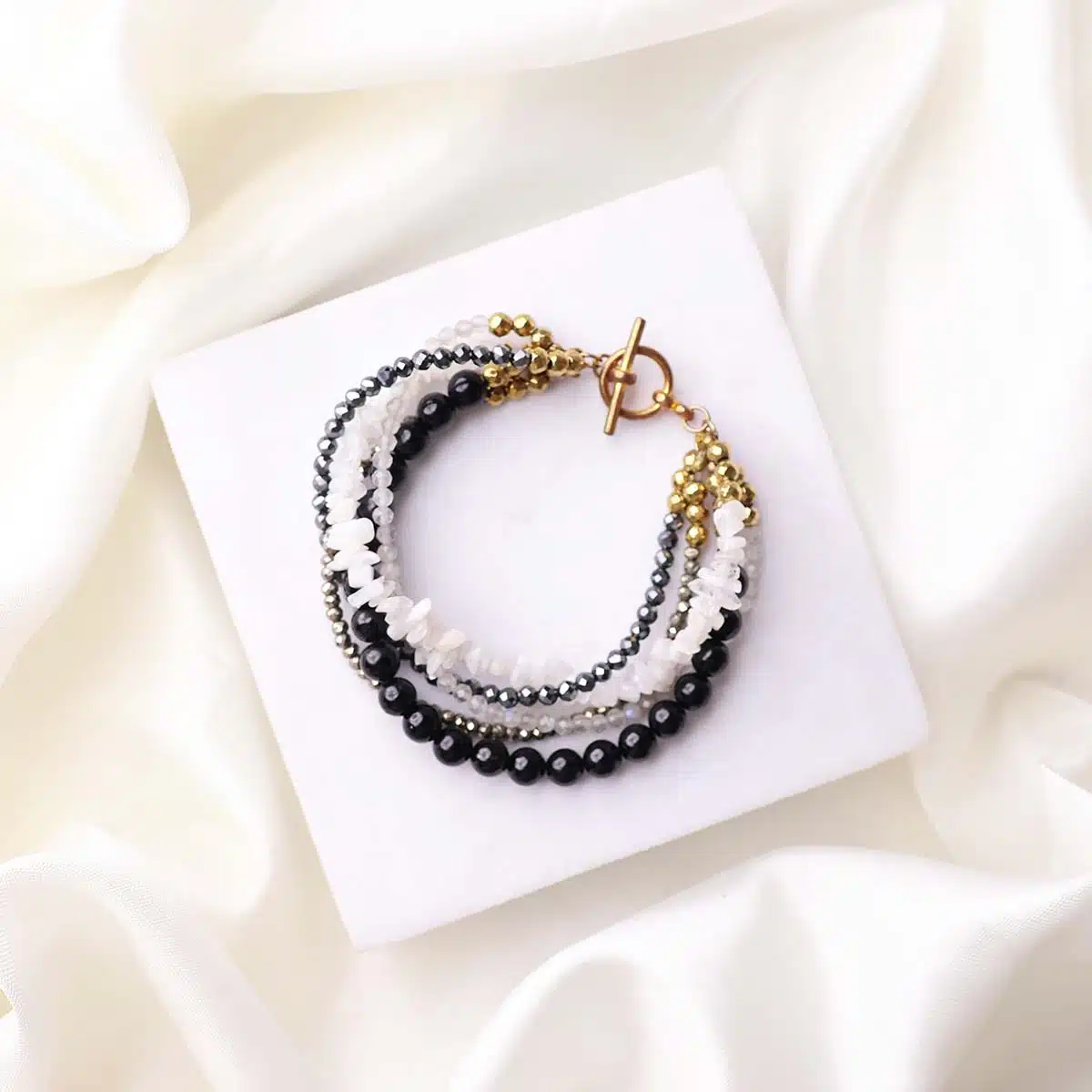 black-and-white-five-layered-bracelet (5)