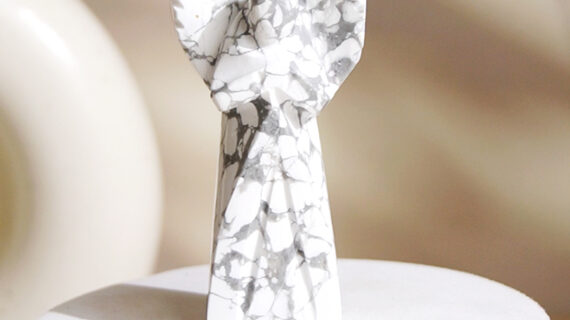 Howlite Wings Angel