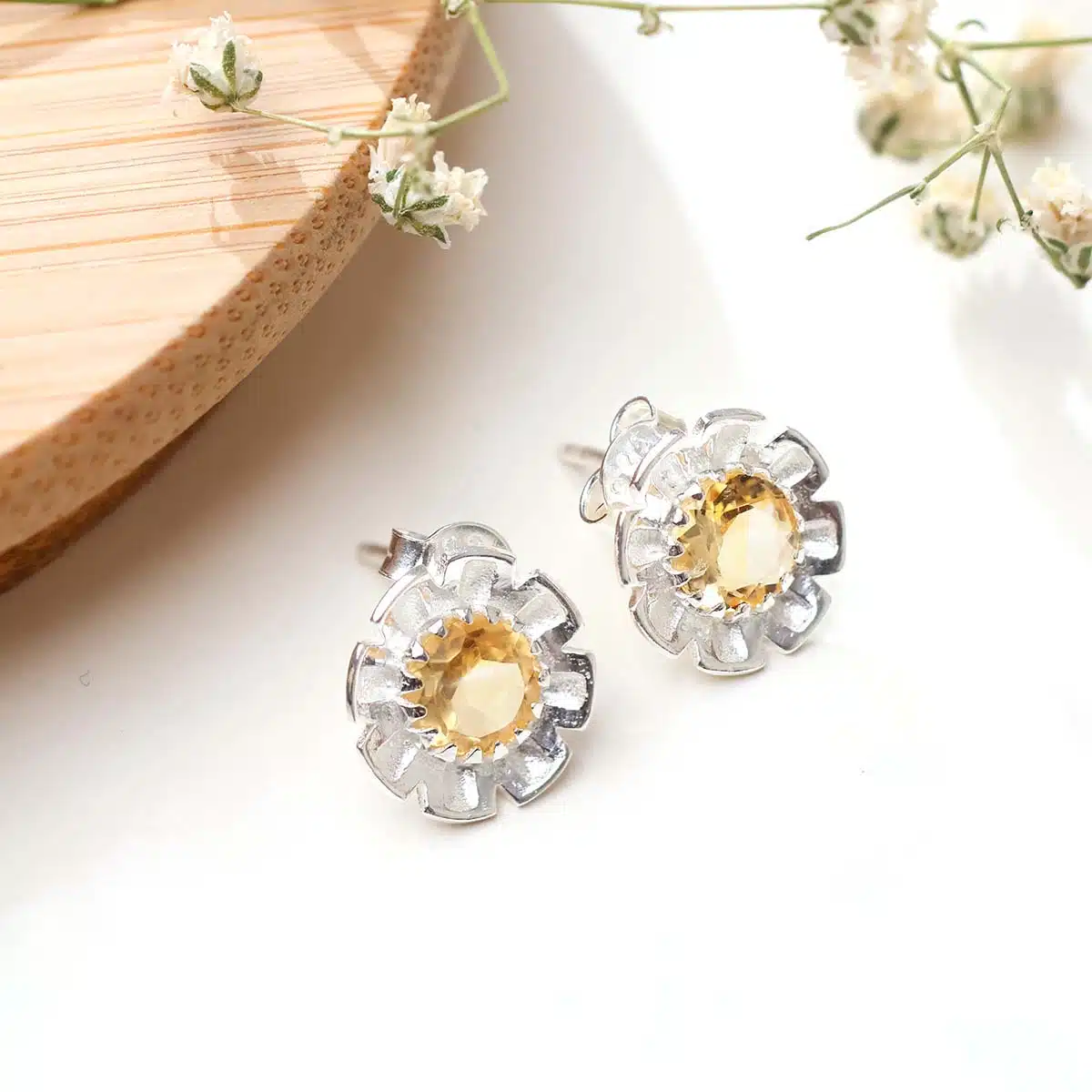 citrine-flower-design-stud-earrings-silver (2)