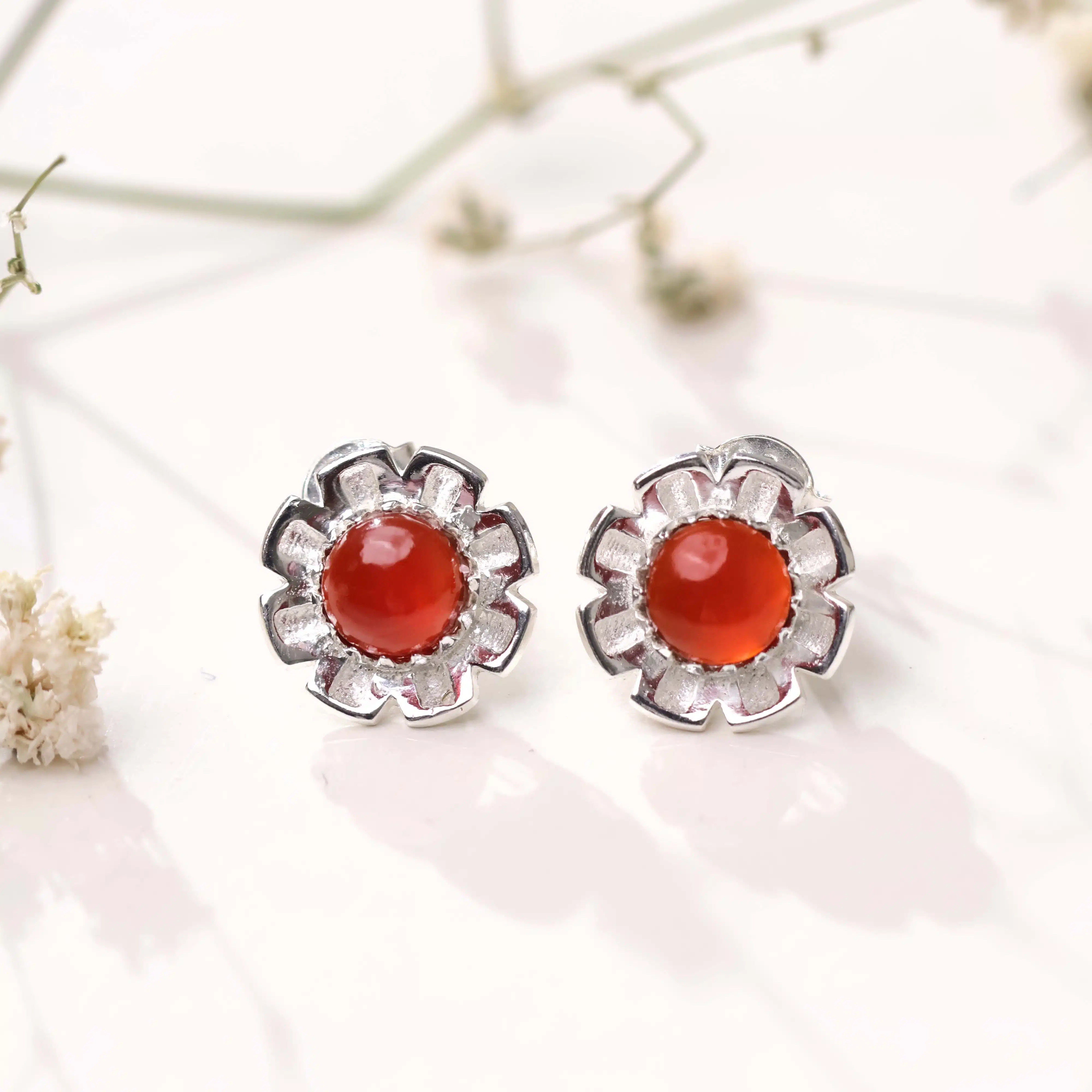 red-carnelian-flower-stud-earrings-silver (1)