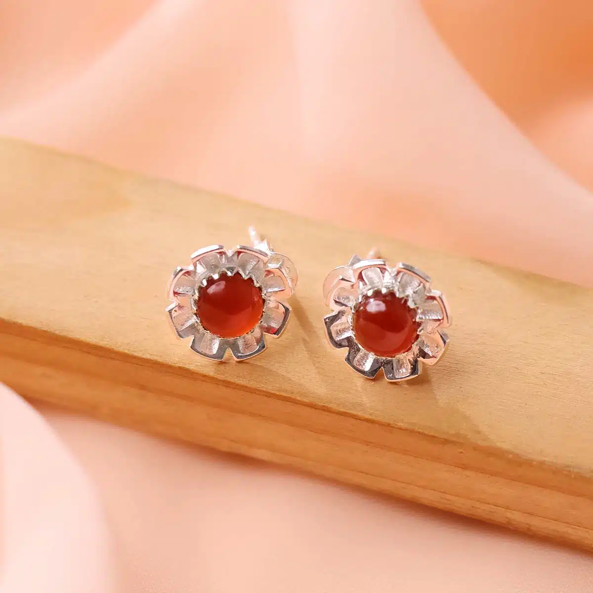 red-carnelian-flower-stud-earrings-silver (3)