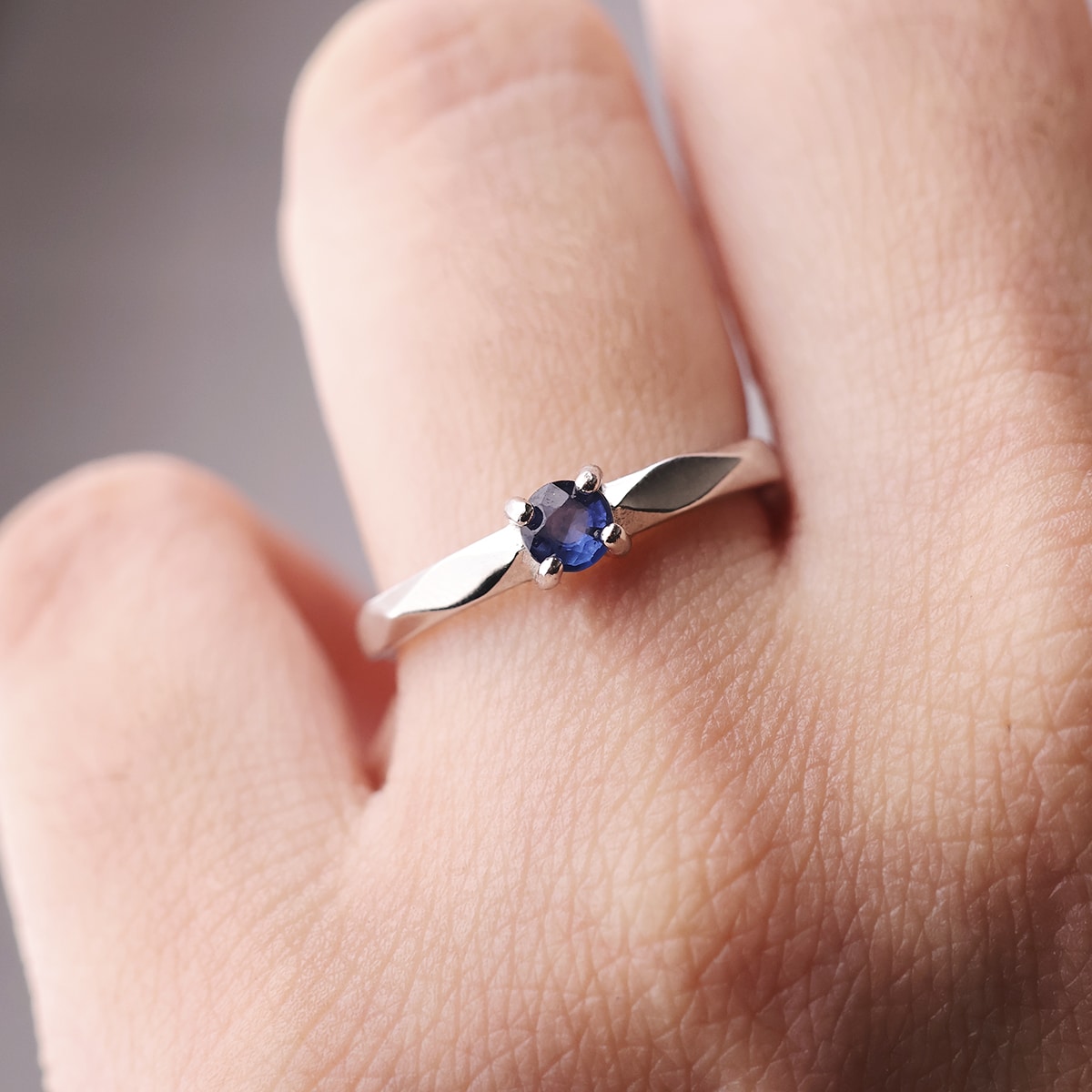 blue-sapphire-silver-ring (24)