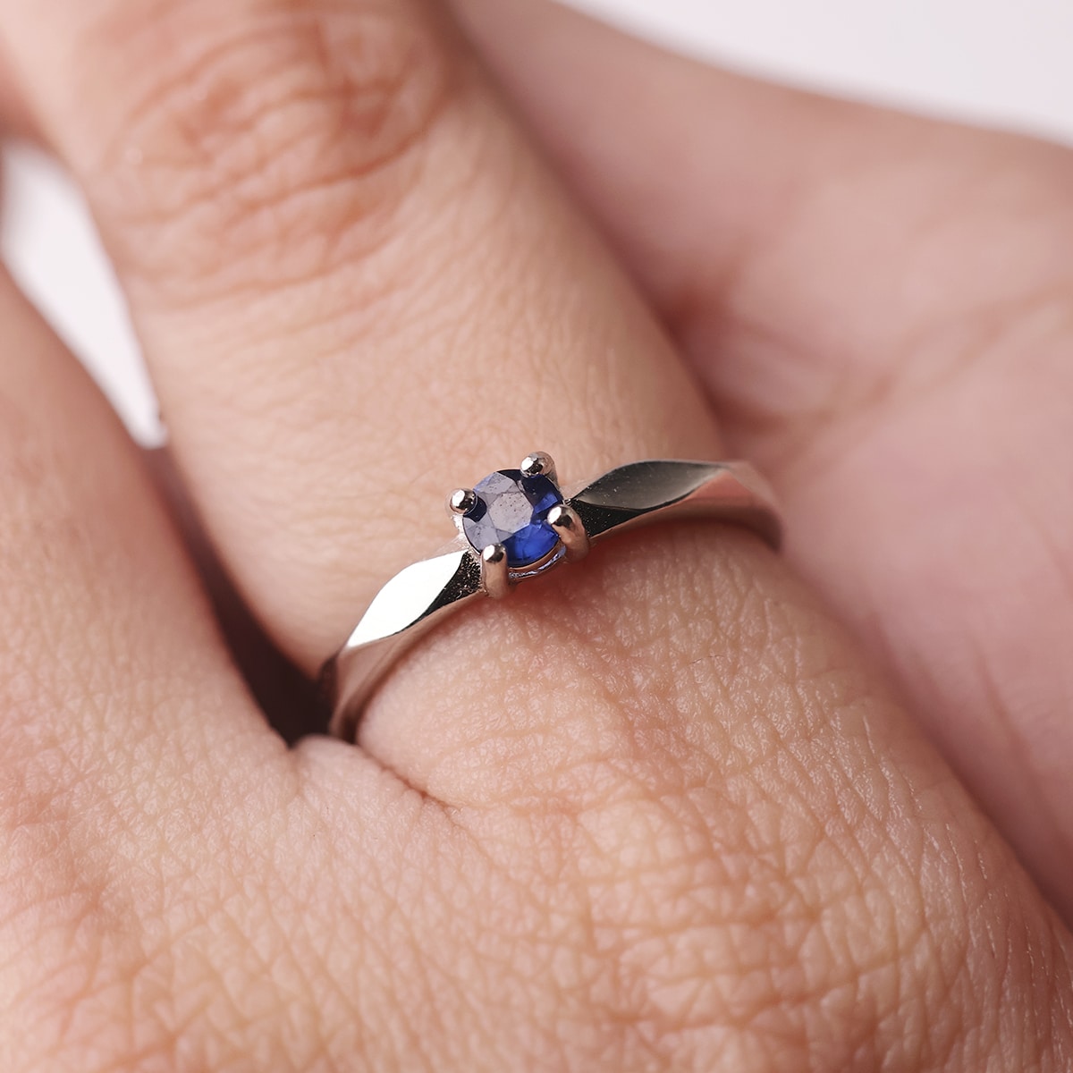 blue-sapphire-silver-ring (25)