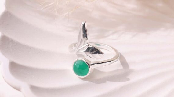 Green Onyx Dolphin Tail Ring Silver
