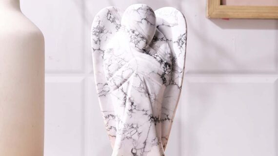 Howlite Big Angel