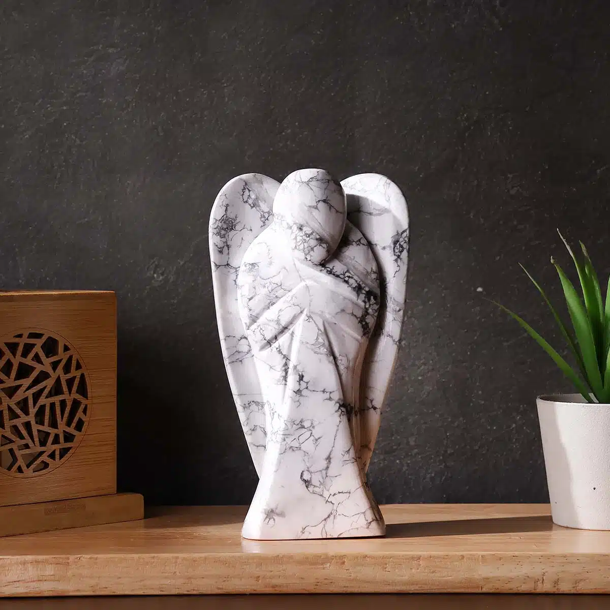 howlite-big-angel (2)