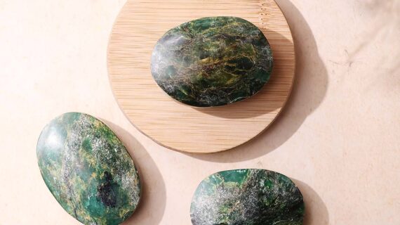 Verdite Palm Stone
