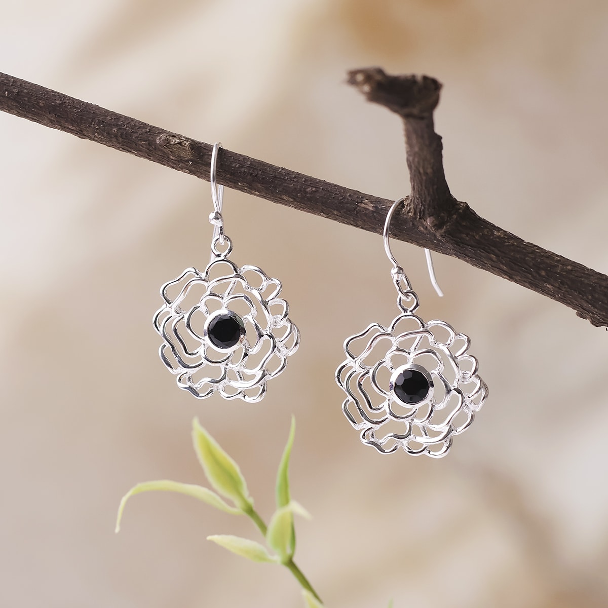 black-tourmaline-flower-design-silver-earring (2)