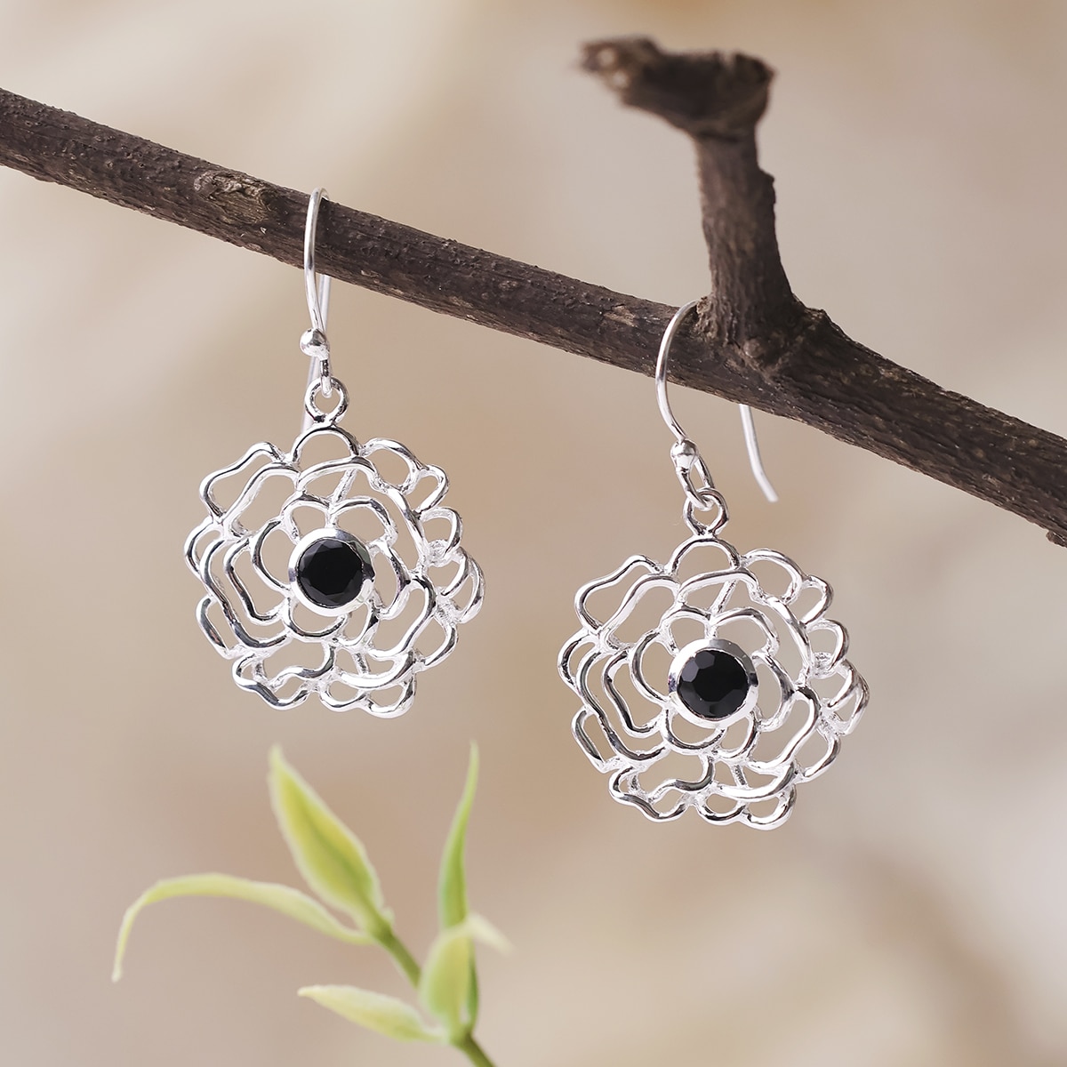 black-tourmaline-flower-design-silver-earring (3)