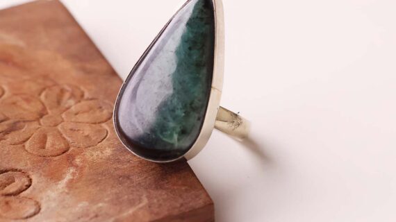 Emerald Cabochon Ring