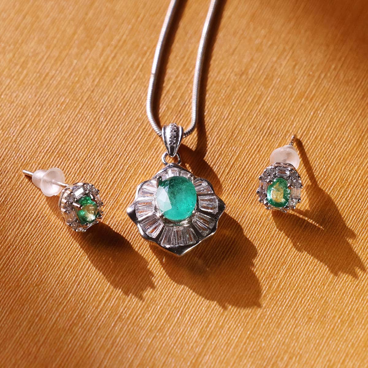 emerald-silver-jewelry-set (8)