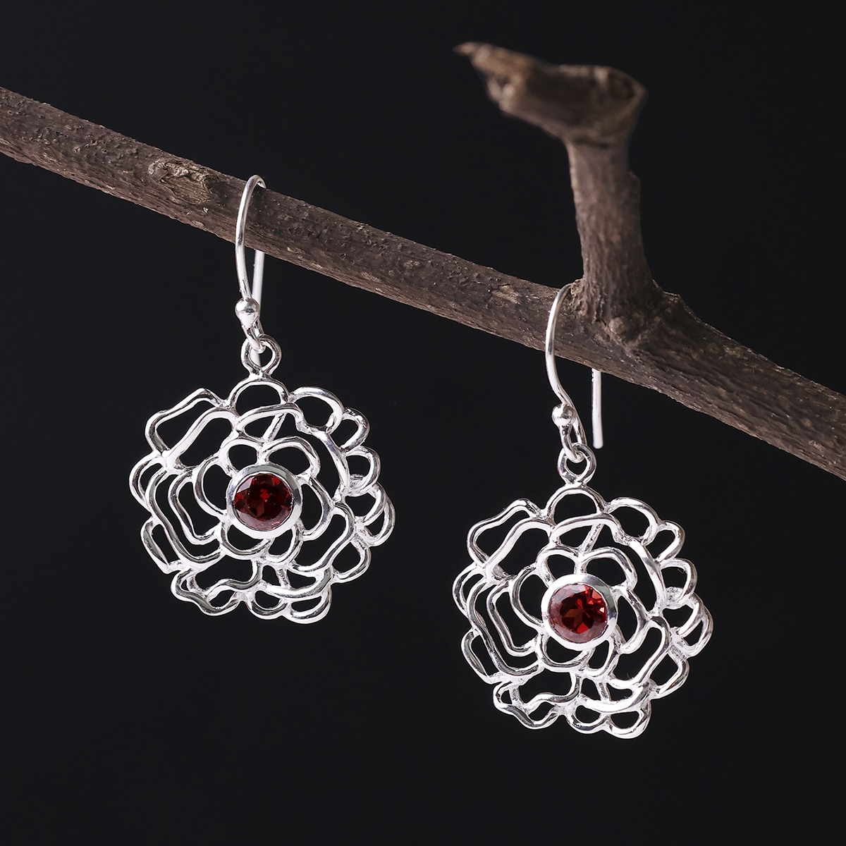 garnet-flower-design-silver-earring (2)