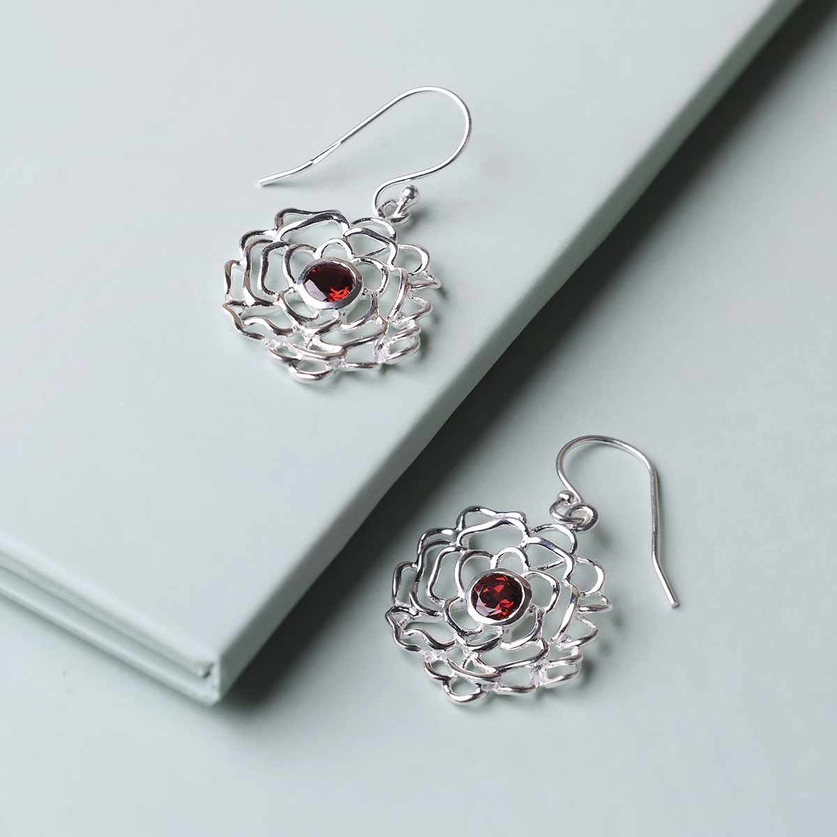 garnet-flower-design-silver-earring (4)