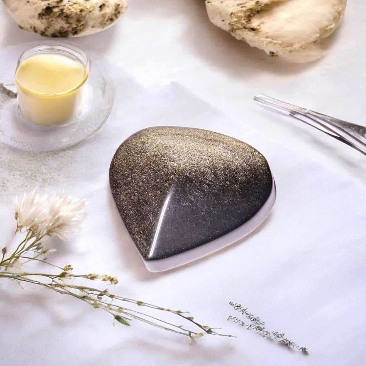 golden-sheen-obsidian-3d-heart (3)