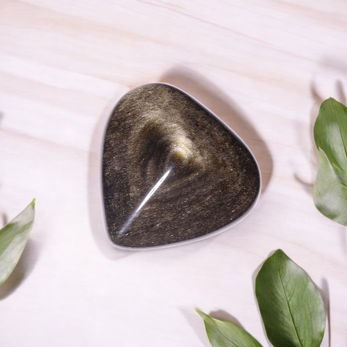 golden-sheen-obsidian-3d-heart (4)