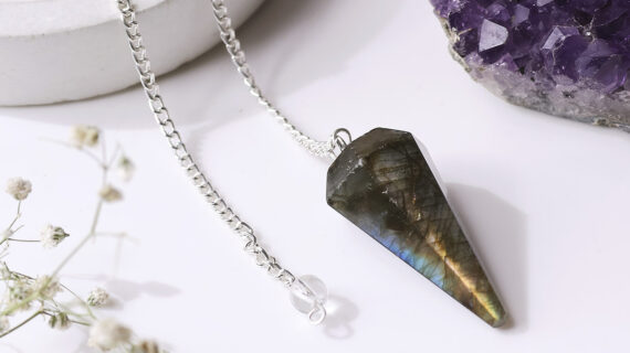 Labradorite Point Pendulum