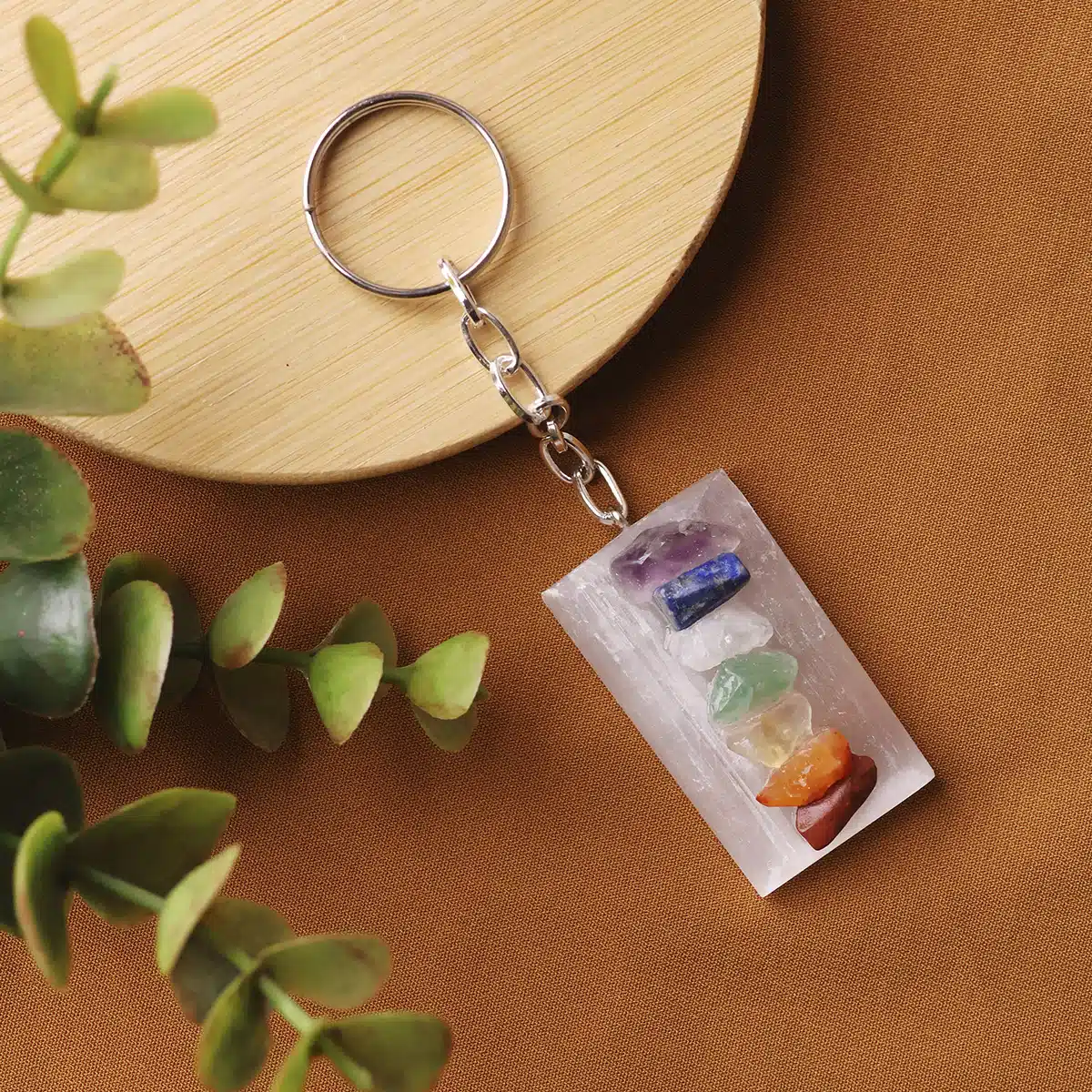 selenite-with-7-chakra-chips-keychain (4)