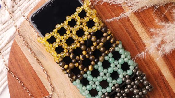 Wealth Mobile Hanging Pouch