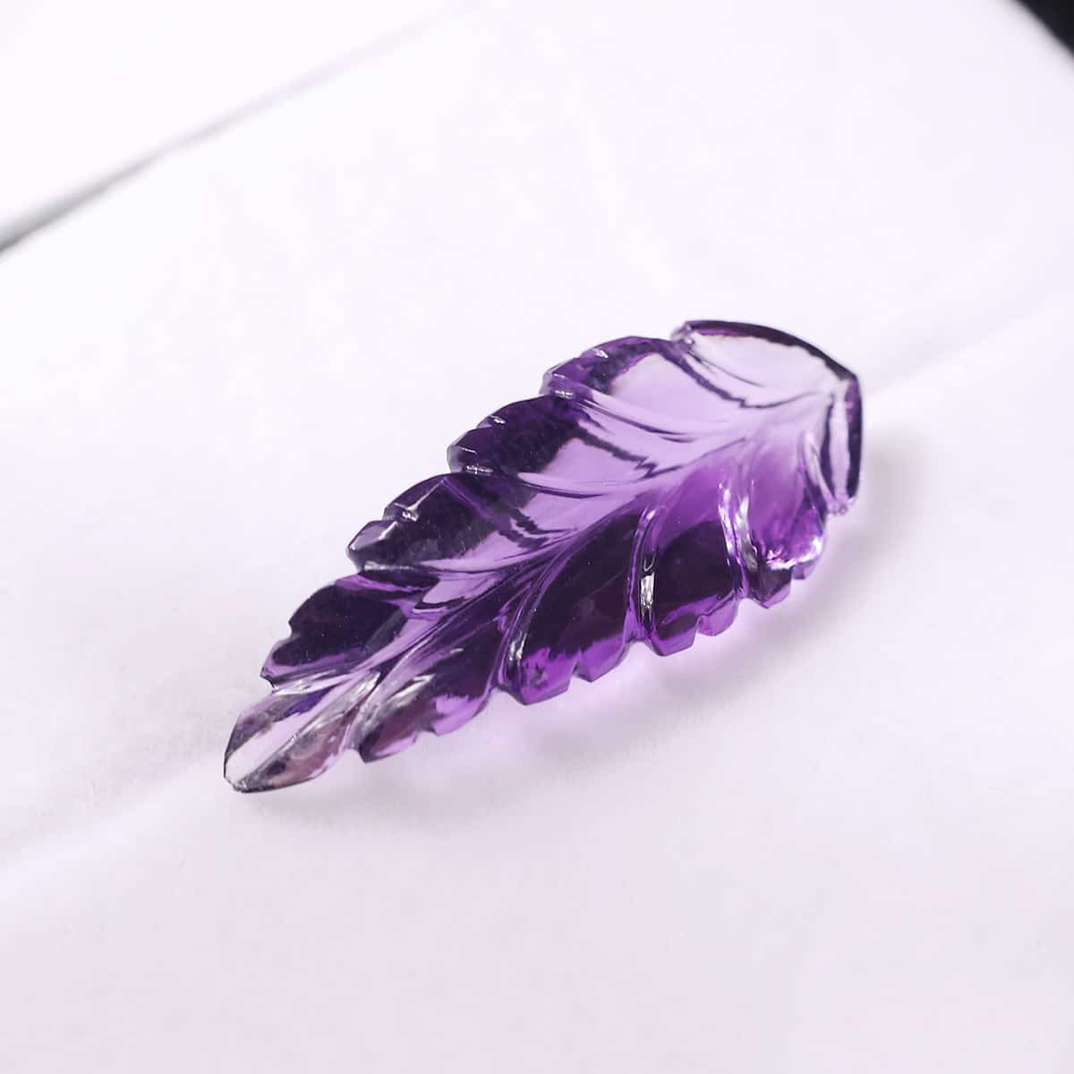 amethyst-feather-carving (3)