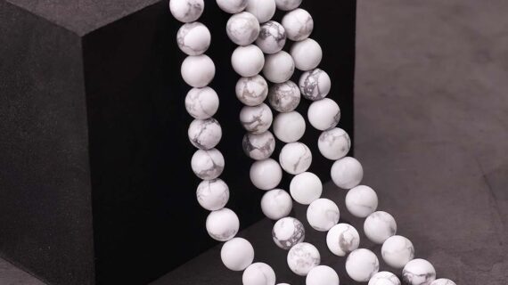 Howlite Beads line 8mm