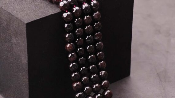 Garnet Beads line 8mm