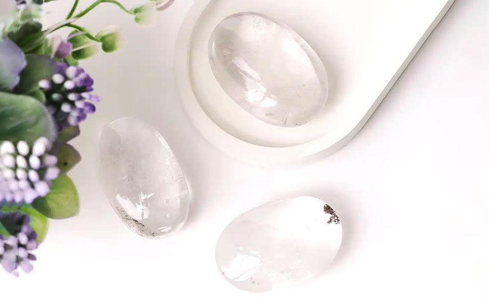 clear-quartz-palm-stone