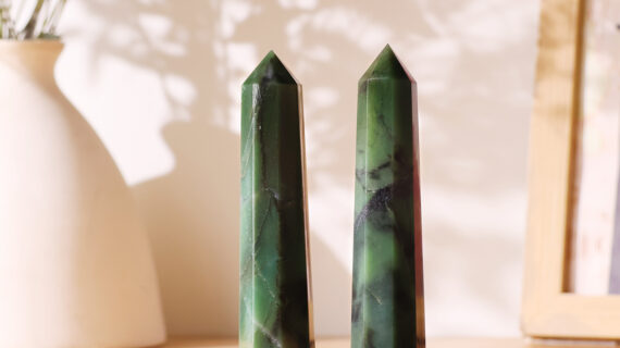 Green Jade Stone Pencil 50-100 Gms