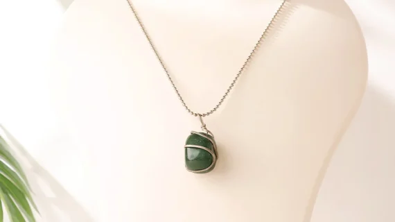 Green Jade Tumble Wire Pendant