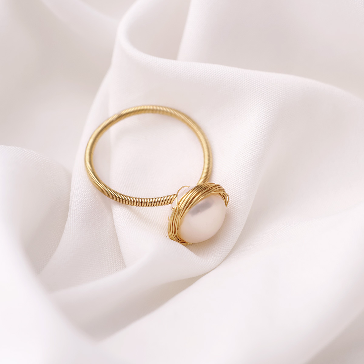 Mother of Pearl Wrapping Ring Small (1)