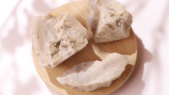 White Moonstone Raw LQ