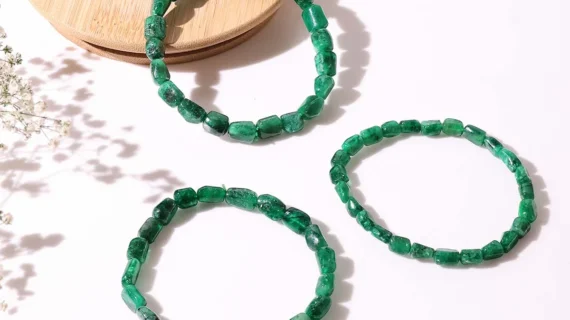 Emerald Bracelet AAA