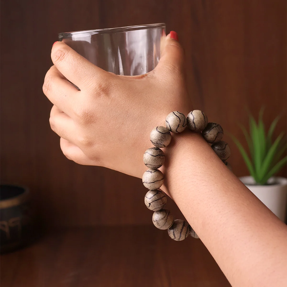 Indonesia Agarwood Bracelet 16mm (1)