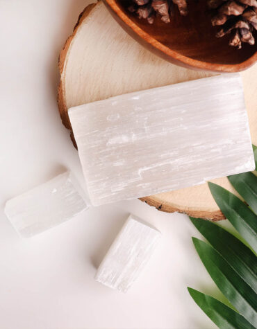 selenite raw stone