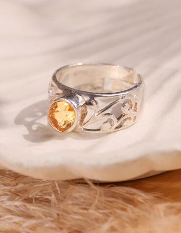 citrine small oval design silver ring