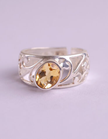 citrine small oval design silver ring