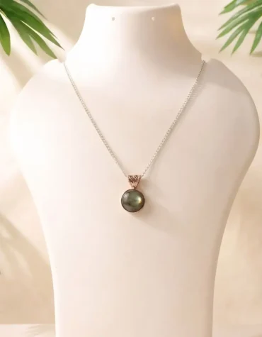 labradorite round silver pendant